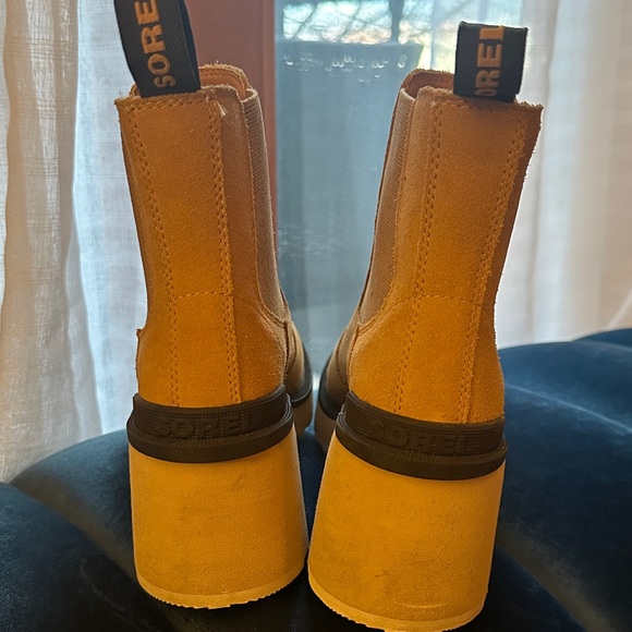 Sorel Yellow Ankle Boots - Picture 3 of 7